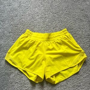 Lululemon Hotty Hot low-rise 2.5”